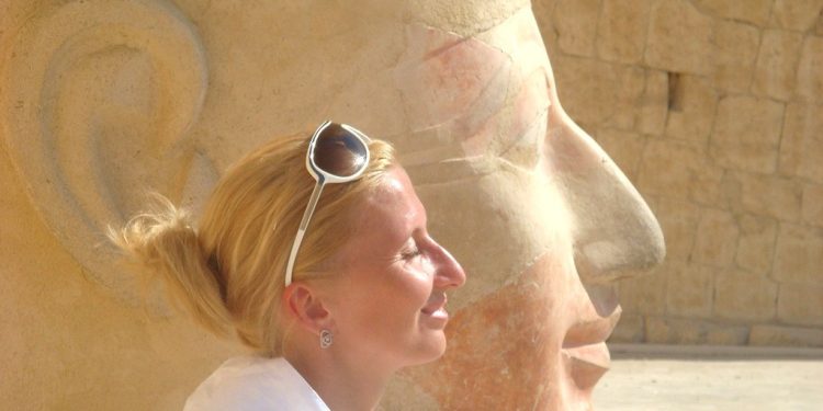 Interagir avec les monuments égyptiens est autre! 1 - Le Progrès Egyptien