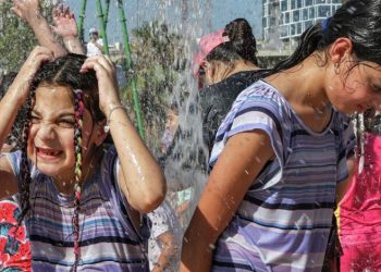 Comment garder votre enfant en bonne santé aux températures élevées?