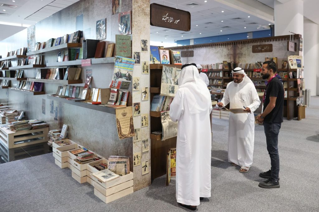 Salon d’Abou Dhabi : Un voyage dans le temps avec les rarissimes de livres au pavillon du “Mur de l’Ezbekiyeh” 3 - Le Progrès Egyptien