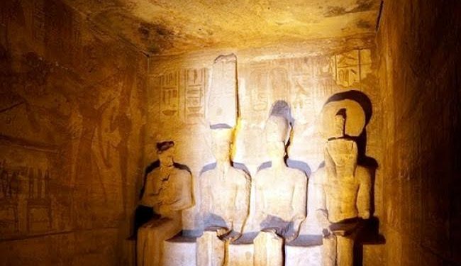 Alignement du soleil sur les temples de Karnak 2 - Le Progrès Egyptien Alignement du soleil sur les temples de Karnak 1 - Le Progrès Egyptien