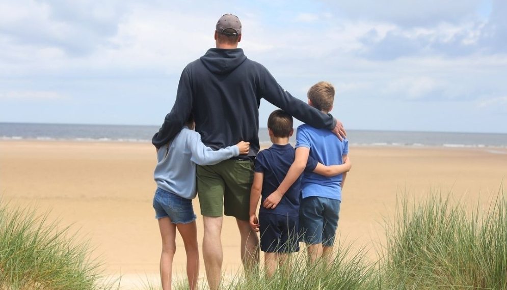 George, Charlotte et Louis, à la plage avec William pour la fête des pères 1 - Le Progrès Egyptien