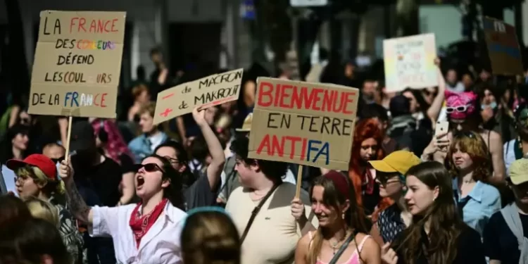 Des milliers de Lyonnais manifestent à leur tour contre le RN 1 - Le Progrès Egyptien