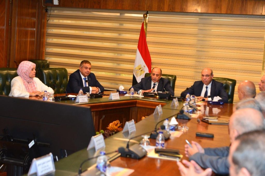 Le ministre sortant de l’Aviation civile Mohamed Abbas accueille le nouveau ministre Sameh El-Hefni 5 - Le Progrès Egyptien