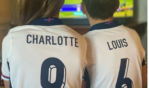 Charlotte et Louis, supporters de foot parfaitement assortis 2 - Le Progrès Egyptien Charlotte et Louis, supporters de foot parfaitement assortis 1 - Le Progrès Egyptien