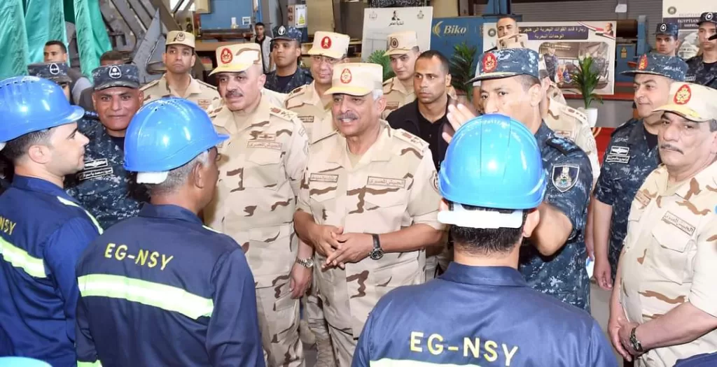 Sakr s'entretient avec des éléments de la zone militaire nord et de la Marine 6 - Le Progrès Egyptien Sakr s'entretient avec des éléments de la zone militaire nord et de la Marine 5 - Le Progrès Egyptien