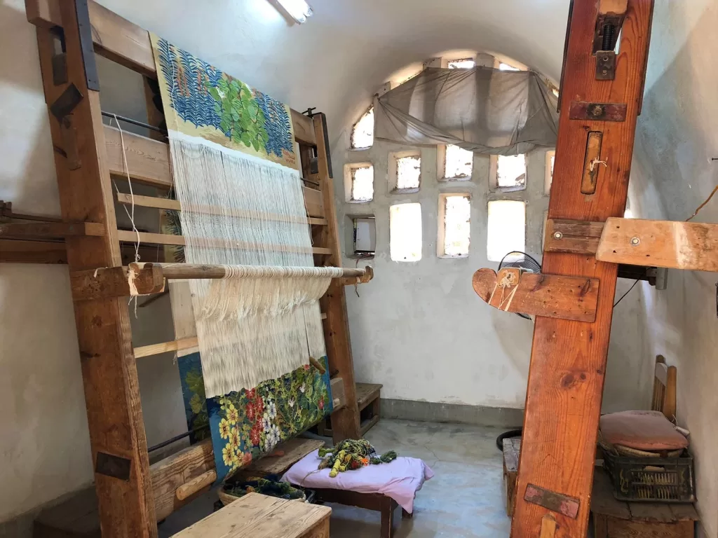 Au village de Haraneya, des tapis pittoresques sont nés des cordes du métier à tisser 4 - Le Progrès Egyptien Au village de Haraneya, des tapis pittoresques sont nés des cordes du métier à tisser 3 - Le Progrès Egyptien