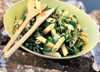 Salade de pâtes aux légumes verts