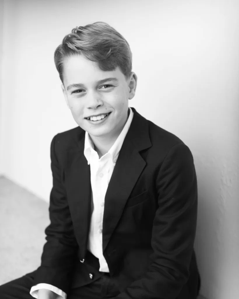 Kate Middleton dévoile un magnifique portrait de George en noir et blanc 3 - Le Progrès Egyptien