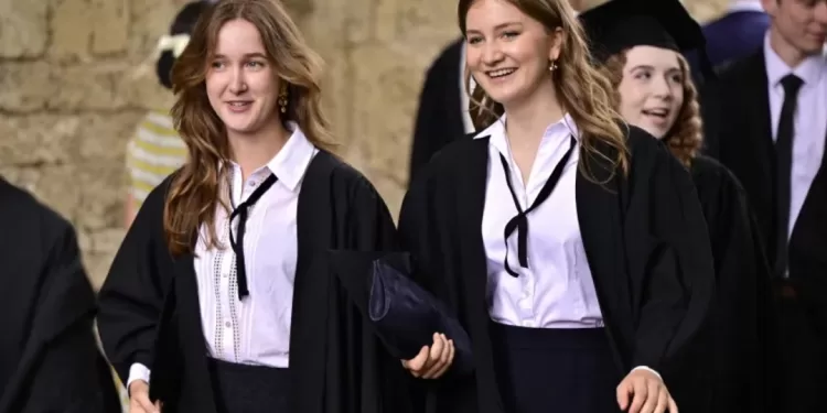 La princesse Elisabeth diplômée à Oxford 2 - Le Progrès Egyptien La princesse Elisabeth diplômée à Oxford 1 - Le Progrès Egyptien