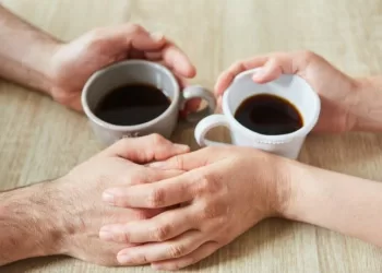 Maladie d’Alzheimer : La caféine comme piste de traitement ?
