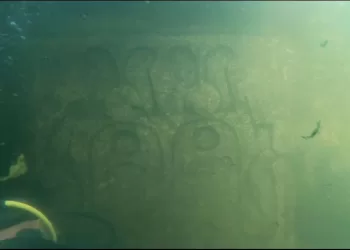 Assouan : Découverte inédite des inscriptions et des stèles de l’Egypte antique sous les eaux du Nil