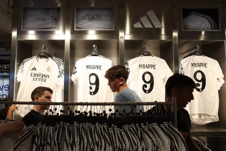 Madrid, les fans peuvent s’offrir le maillot officiel de Mbappé 4 - Le Progrès Egyptien Madrid, les fans peuvent s’offrir le maillot officiel de Mbappé 3 - Le Progrès Egyptien