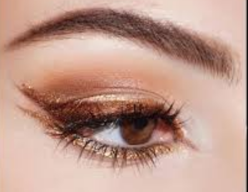Yeux : Les nuances métalliques pour réfléchir les rayons du soleil 1 - Le Progrès Egyptien