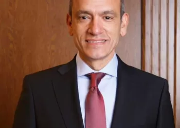 Le pilote Mohamed Eliane nommé président d’EgyptAir Airlines