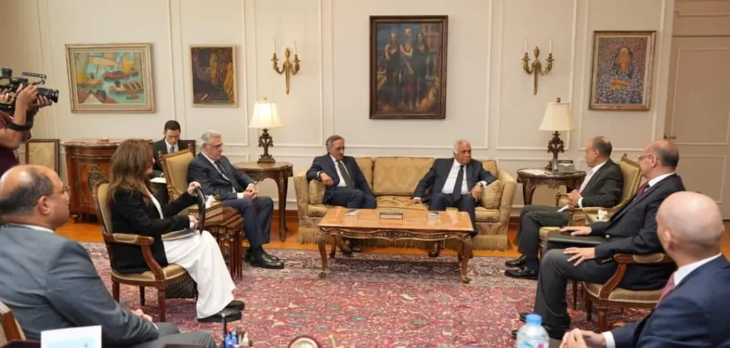 Dr Abdel-Aati reçoit une délégation de la Chambre de Commerce Américaine en Égypte 6 - Le Progrès Egyptien Dr Abdel-Aati reçoit une délégation de la Chambre de Commerce Américaine en Égypte 5 - Le Progrès Egyptien