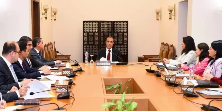 Abdel-Aati s'entretient avec les responsables du secteur économique 2 - Le Progrès Egyptien Abdel-Aati s'entretient avec les responsables du secteur économique 1 - Le Progrès Egyptien