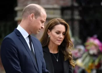 Attaque au couteau en Angleterre : Kate et William réagissent depuis leurs vacances