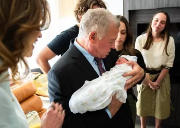 Premiers portraits à trois pleins d’amour pour Hussein, Rajwa et Iman
