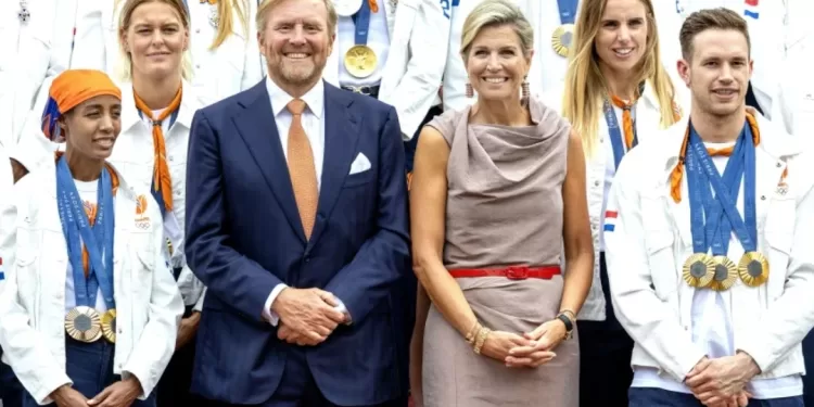 Le couple royal hollandais euphorique pour le retour des médaillés olympiques 1 - Le Progrès Egyptien