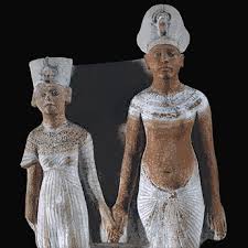 Habillement dans l'Egypte antique : une exploration de la mode pharaonique 8 - Le Progrès Egyptien Habillement dans l'Egypte antique : une exploration de la mode pharaonique 7 - Le Progrès Egyptien