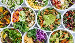 Tournée dans un plat de salade