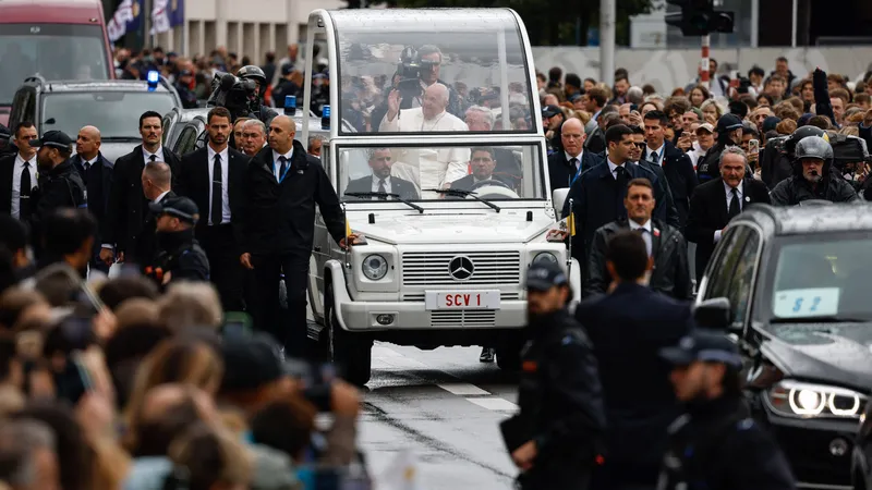 Luxembourg : Le pape dénonce les "chemins tragiques de la guerre" 4 - Le Progrès Egyptien Luxembourg : Le pape dénonce les "chemins tragiques de la guerre" 3 - Le Progrès Egyptien