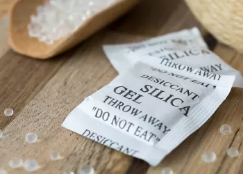 Que faire avec le sachet de silica gel ?