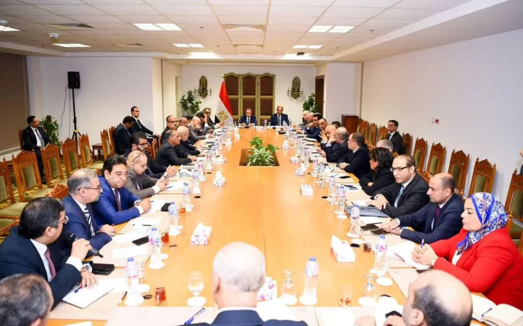 Abdel-Aati rencontre les présidents des organismes médiatiques, les rédacteurs en chef et les conseils d'administration des journaux 24 - Le Progrès Egyptien Abdel-Aati rencontre les présidents des organismes médiatiques, les rédacteurs en chef et les conseils d'administration des journaux 23 - Le Progrès Egyptien