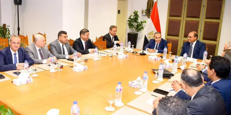 Abdel-Aati rencontre les présidents des organismes médiatiques, les rédacteurs en chef et les conseils d'administration des journaux 1 - Le Progrès Egyptien