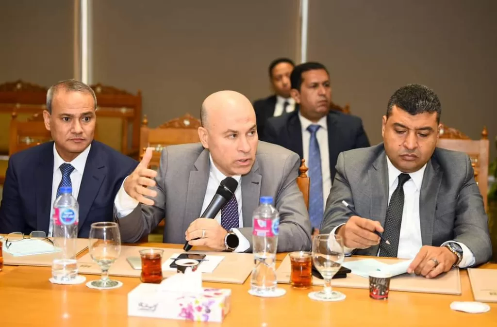 Abdel-Aati rencontre les présidents des organismes médiatiques, les rédacteurs en chef et les conseils d'administration des journaux 18 - Le Progrès Egyptien Abdel-Aati rencontre les présidents des organismes médiatiques, les rédacteurs en chef et les conseils d'administration des journaux 17 - Le Progrès Egyptien