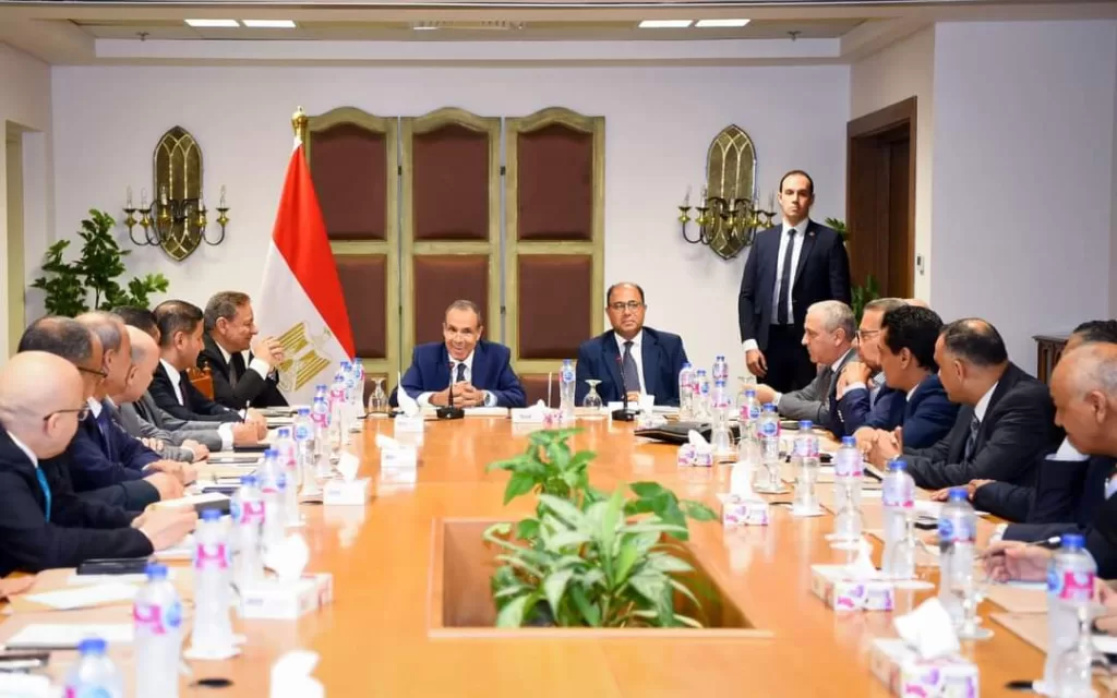 Abdel-Aati rencontre les présidents des organismes médiatiques, les rédacteurs en chef et les conseils d'administration des journaux 6 - Le Progrès Egyptien Abdel-Aati rencontre les présidents des organismes médiatiques, les rédacteurs en chef et les conseils d'administration des journaux 5 - Le Progrès Egyptien