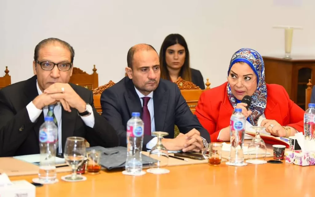 Abdel-Aati rencontre les présidents des organismes médiatiques, les rédacteurs en chef et les conseils d'administration des journaux 4 - Le Progrès Egyptien Abdel-Aati rencontre les présidents des organismes médiatiques, les rédacteurs en chef et les conseils d'administration des journaux 3 - Le Progrès Egyptien