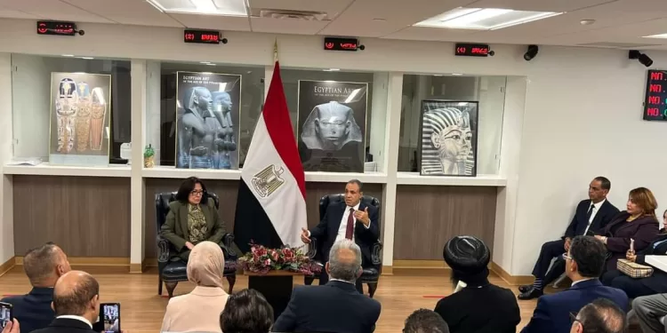 Dr Badr Abdel-Aati en visite au consulat général d'Egypte à New York 2 - Le Progrès Egyptien Dr Badr Abdel-Aati en visite au consulat général d'Egypte à New York 1 - Le Progrès Egyptien