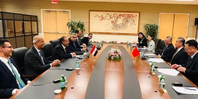 Abdel-Aati rencontre son homologue chinois (Photos) 2 - Le Progrès Egyptien Abdel-Aati rencontre son homologue chinois (Photos) 1 - Le Progrès Egyptien