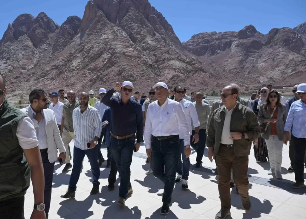 Le premier ministre inspecte le projet de développement du site de la Théophanie 4 - Le Progrès Egyptien Le premier ministre inspecte le projet de développement du site de la Théophanie 3 - Le Progrès Egyptien