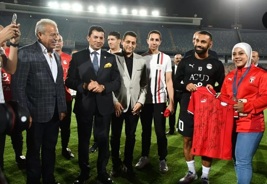 Un passage honorifique pour les champions des JO et des photos souvenirs avec Mo Salah 7 - Le Progrès Egyptien