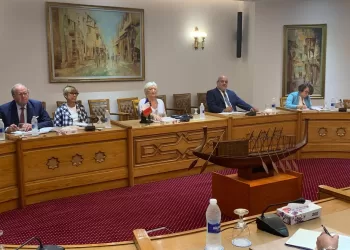 Le Caire aspire à poursuivre la coopération parlementaire avec Paris
