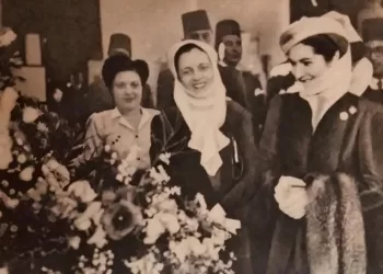 La reine Farida Zulfacar à l’exposition des fleurs de printemps