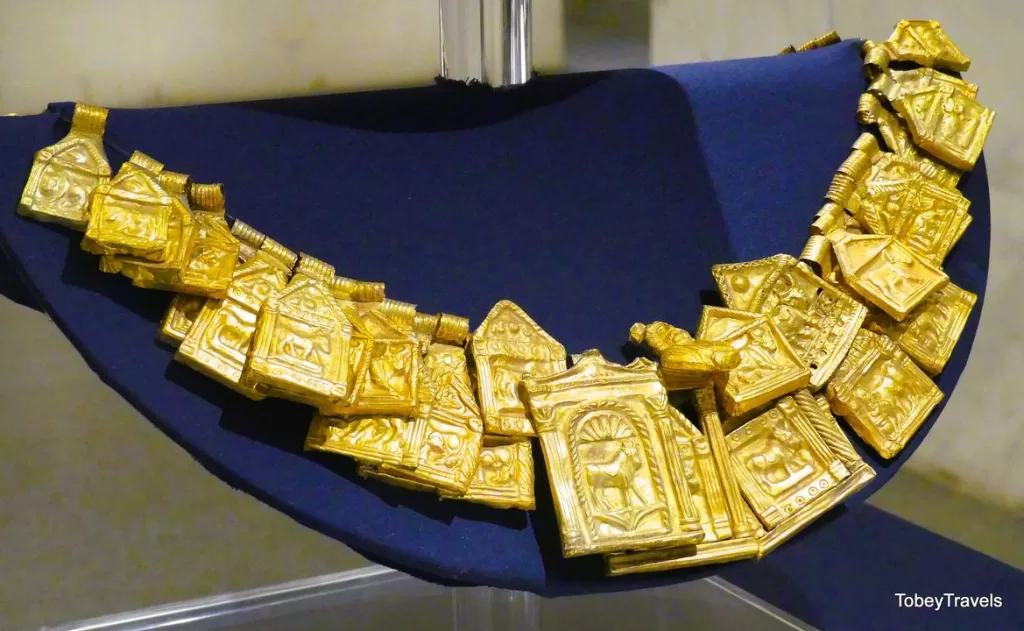 Les détails époustouflants du trésor légendaire de Dosh 3 - Le Progrès Egyptien