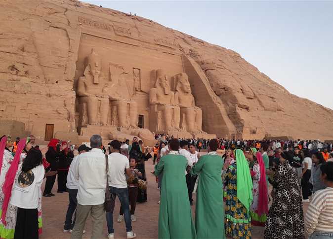 Soleil perpendiculaire sur la statue du roi Ramsès II dans le temple d’Abou Simbel 6 - Le Progrès Egyptien Soleil perpendiculaire sur la statue du roi Ramsès II dans le temple d’Abou Simbel 5 - Le Progrès Egyptien