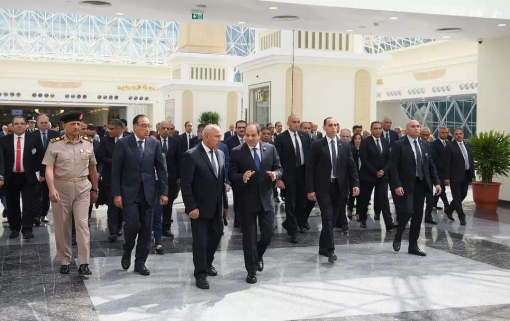Al-Sissi assiste à la cérémonie d'ouverture de la nouvelle gare ferroviaire de Bashteel à Guizeh 3 - Le Progrès Egyptien