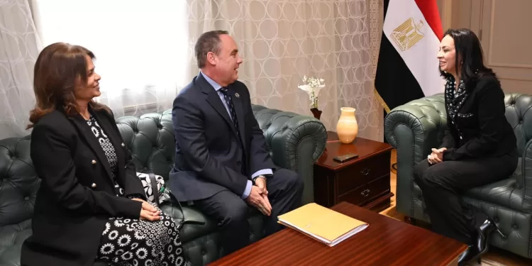 La ministre de la Solidarité reçoit le nouveau représentant du FUNAP 1 - Le Progrès Egyptien