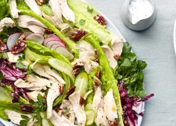 Salade de cresson, poulet rôti, pomme verte