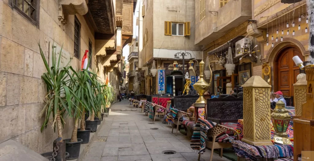 Chaque coin de rue du Caire raconte une histoire 4 - Le Progrès Egyptien Chaque coin de rue du Caire raconte une histoire 3 - Le Progrès Egyptien