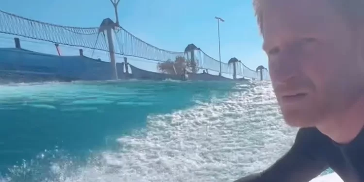 Californie : Le prince Harry dévoile ses talents de surfeur en vidéo 1 - Le Progrès Egyptien