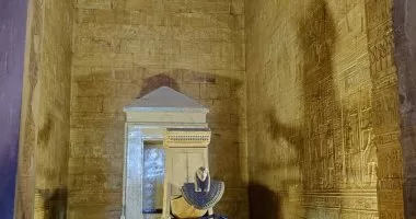 Restauration : Des inscriptions colorées sur la surface du temple d'Edfou révélées pour la première fois 2 - Le Progrès Egyptien Restauration : Des inscriptions colorées sur la surface du temple d'Edfou révélées pour la première fois 1 - Le Progrès Egyptien