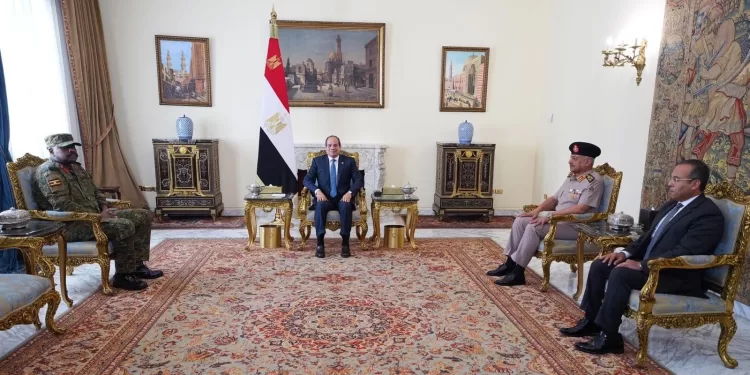 Al-Sissi reçoit le chef des Forces de défense du peuple ougandais 1 - Le Progrès Egyptien