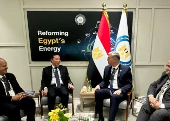 Examen du programme de forage exploratoire de gaz en Méditerranée