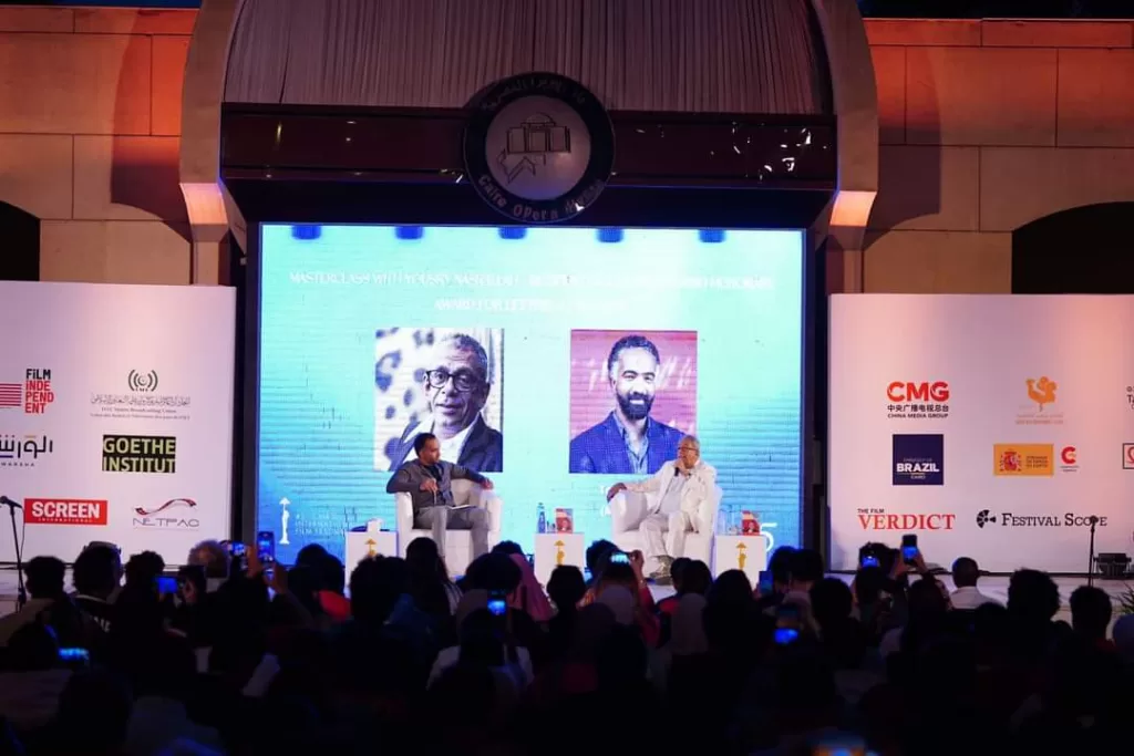 Un grand public au colloque du réalisateur Yousry Nasrallah au FIFC 4 - Le Progrès Egyptien Un grand public au colloque du réalisateur Yousry Nasrallah au FIFC 3 - Le Progrès Egyptien