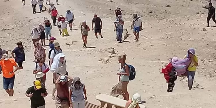 Des touristes de plusieurs pays visitent les monuments d'Al Minya 2 - Le Progrès Egyptien Des touristes de plusieurs pays visitent les monuments d'Al Minya 1 - Le Progrès Egyptien